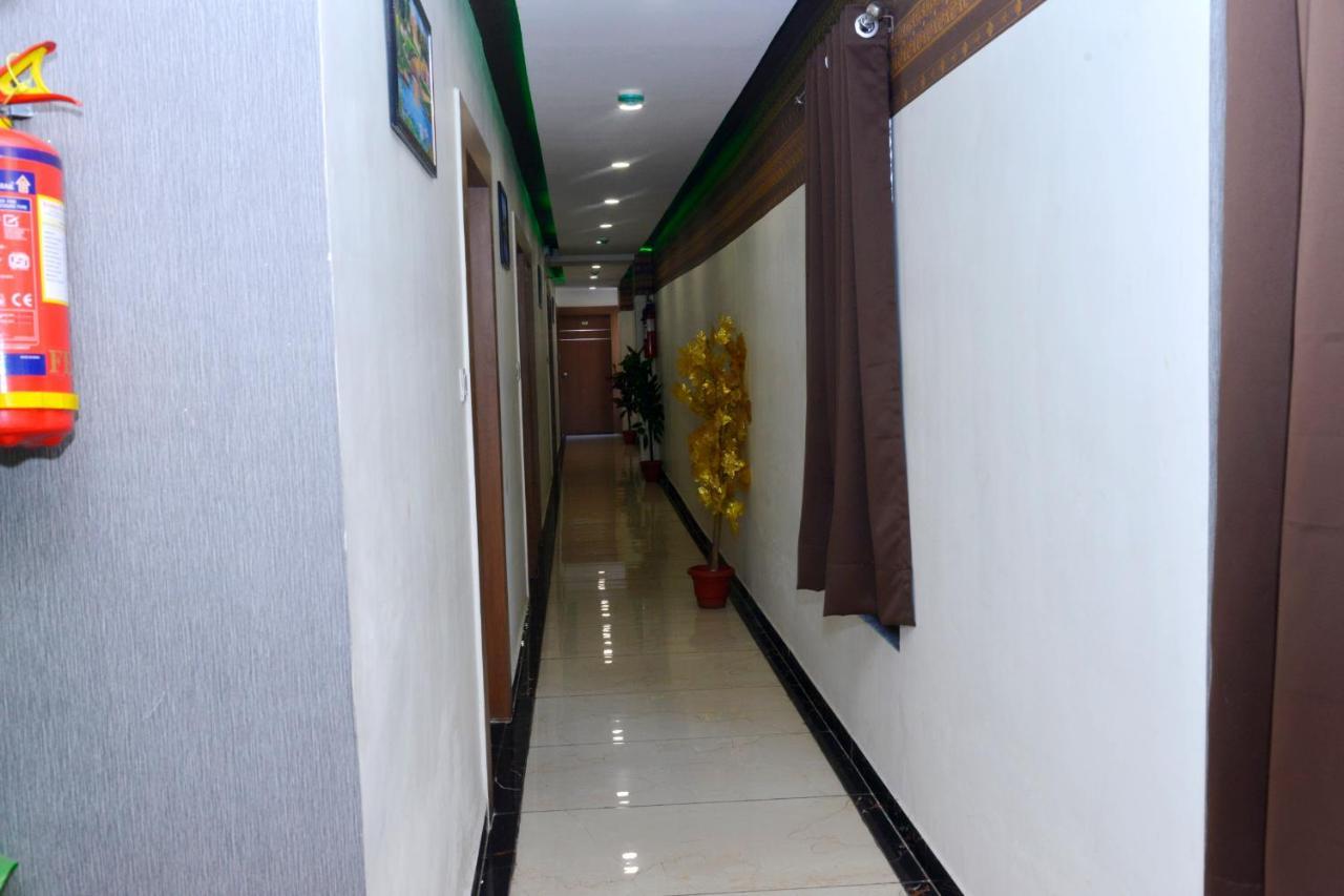 Hotel Asopalav Гандинагар Экстерьер фото