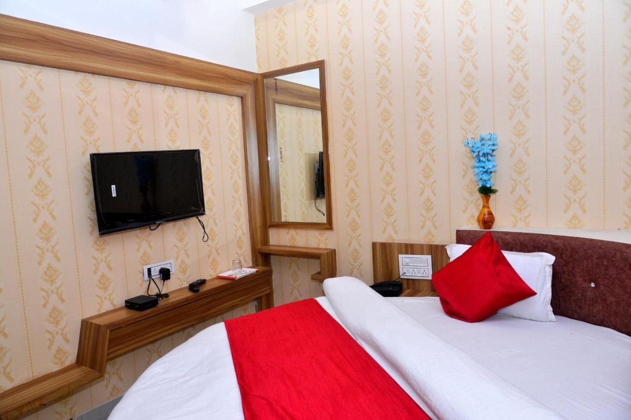 Hotel Asopalav Гандинагар Экстерьер фото