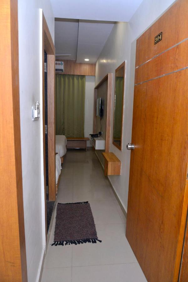 Hotel Asopalav Гандинагар Экстерьер фото