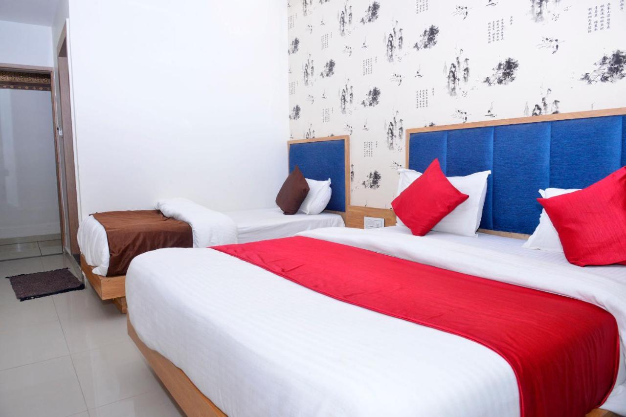 Hotel Asopalav Гандинагар Экстерьер фото