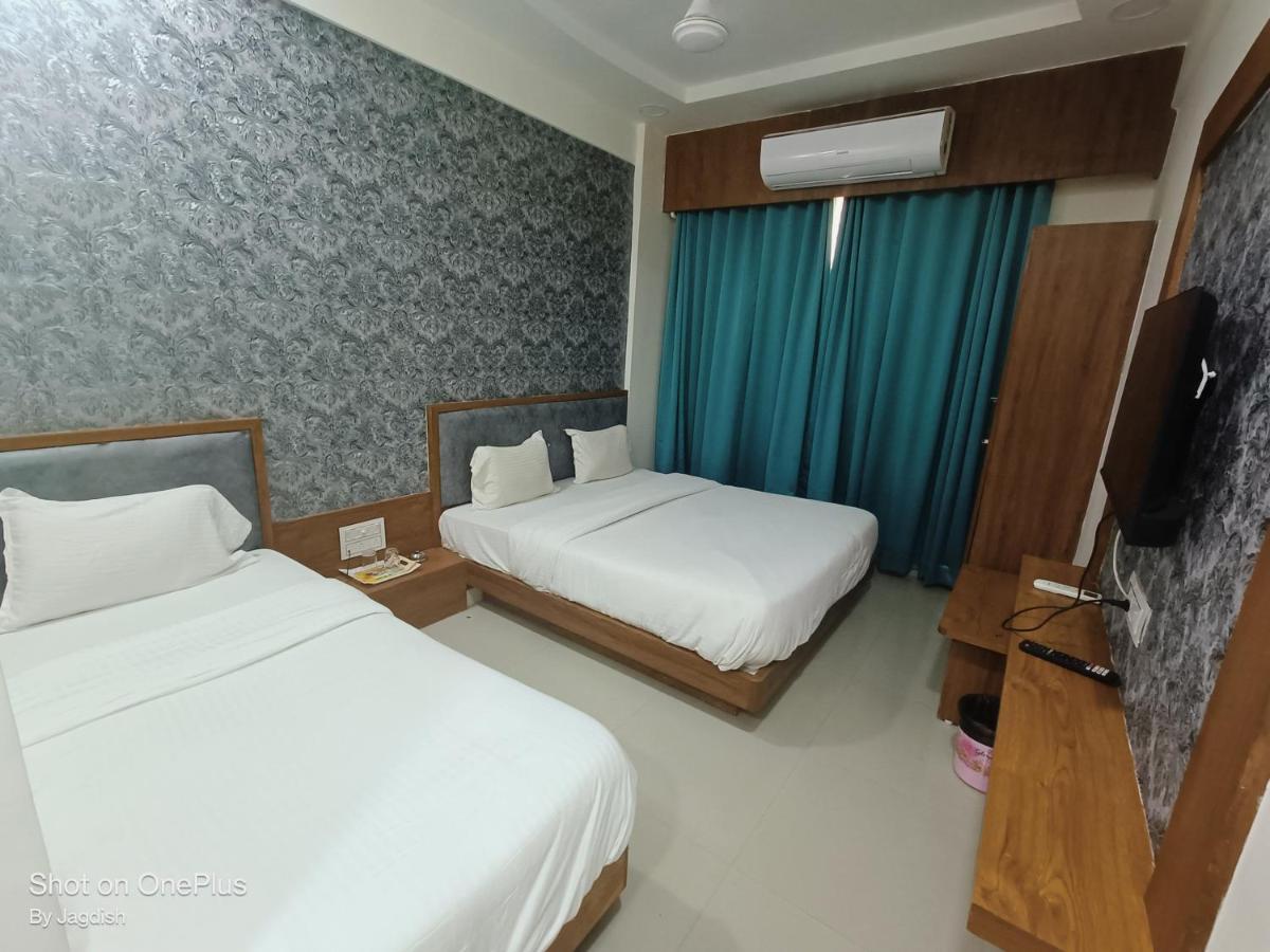 Hotel Asopalav Гандинагар Экстерьер фото